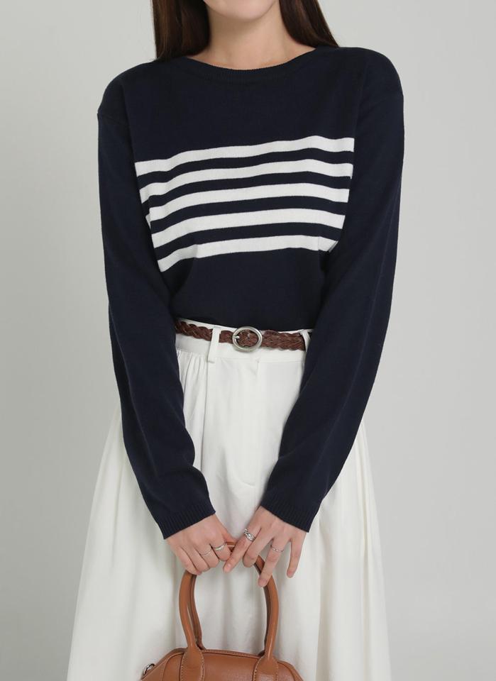 ボーダークロップドニット・t00283 レディース 【tops】トップス ニット 大人 ラウンドネック 長袖 ボーダー 配色 クロップド丈 スリット シンプル フェミニン カジュアル かわいい 可愛い 秋 冬 春 韓国ファッション