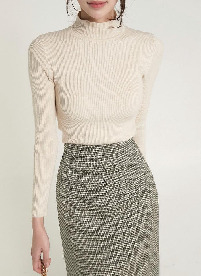 ハーフネックリブニット・b00161 レディース 【tops】トップス ニット ハーフネック 長袖 リブ スリム クロップド丈 シンプル 無地 単色 ベーシック 大人 フェミニン カジュアル かわいい 可愛い 秋 冬 春 韓国ファッション