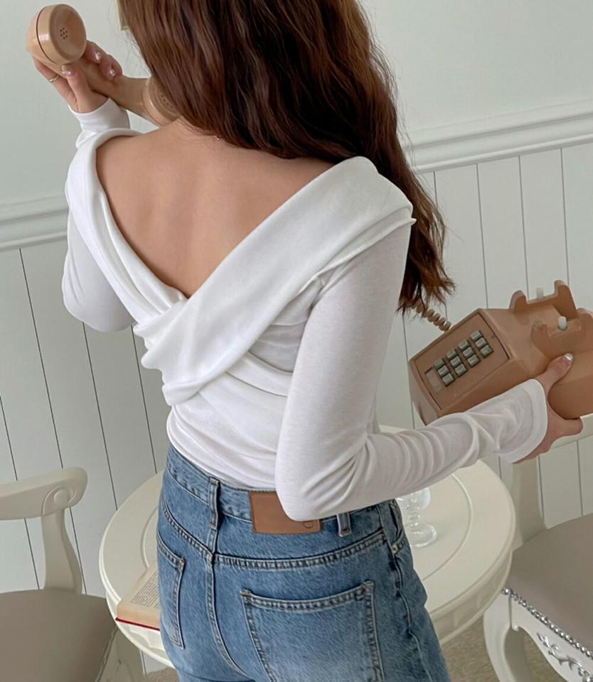 【マラソン特価】コットンクロス長袖Tシャツ・p001601 レディース 【tops】トップス Tシャツ 長袖 単色 無地 シンプル ベーシック Vネック 鎖骨 デコルテ コットン 綿 クロス スリム 細身 タイト 秋 冬 大人 セクシー 韓国ファッション MKT セール