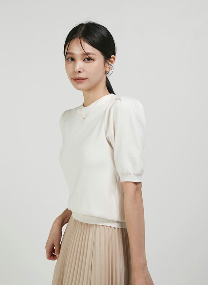 ラウンドパフ半袖ニット・t00297 レディース 【tops】トップス ニット ラウンドネック 半袖 パフ リブヘム 無地 単色 シンプル 大人 フェミニン カジュアル かわいい 可愛い 秋 冬 春 韓国ファッション