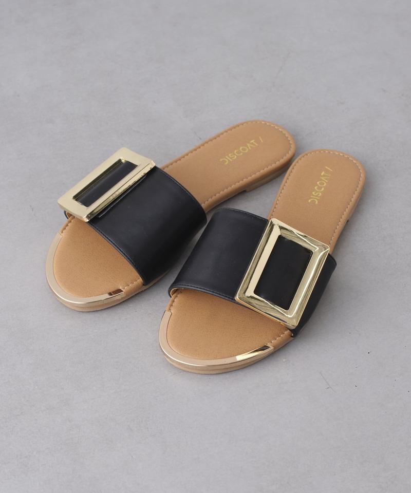 スクエアバックルフラットサンダル