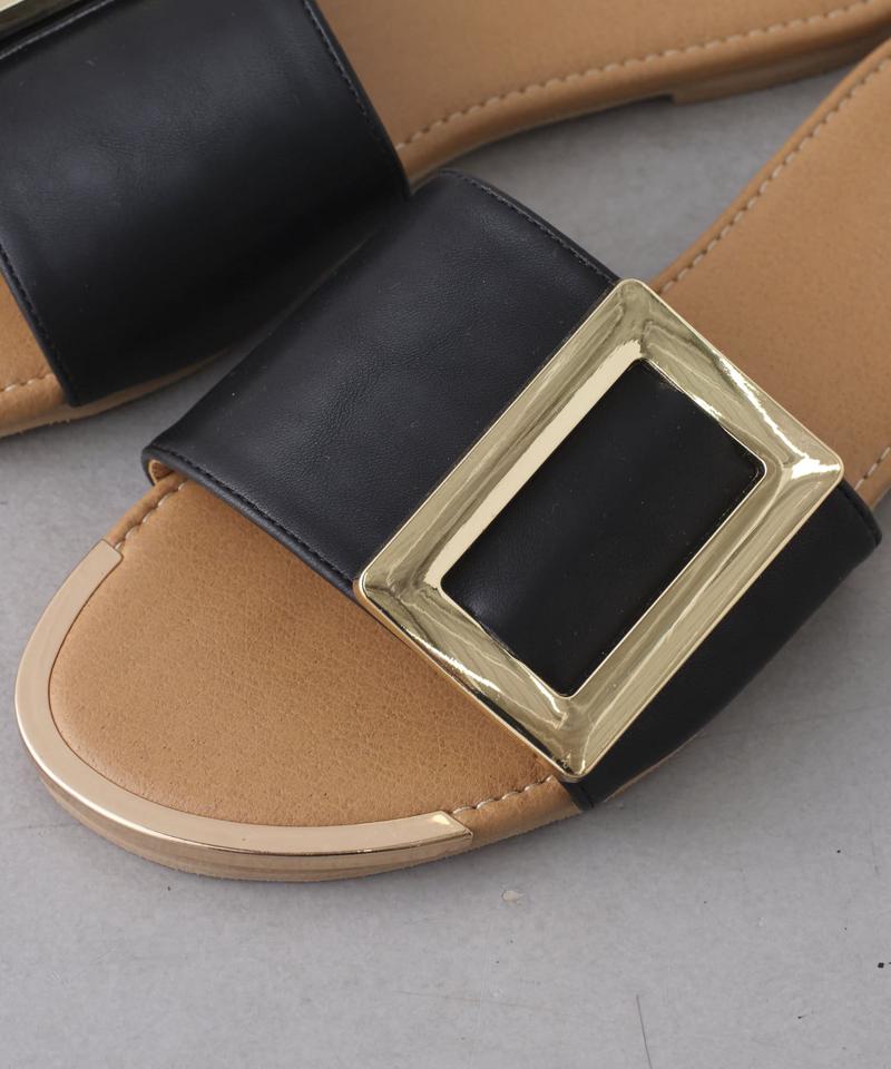 スクエアバックルフラットサンダル