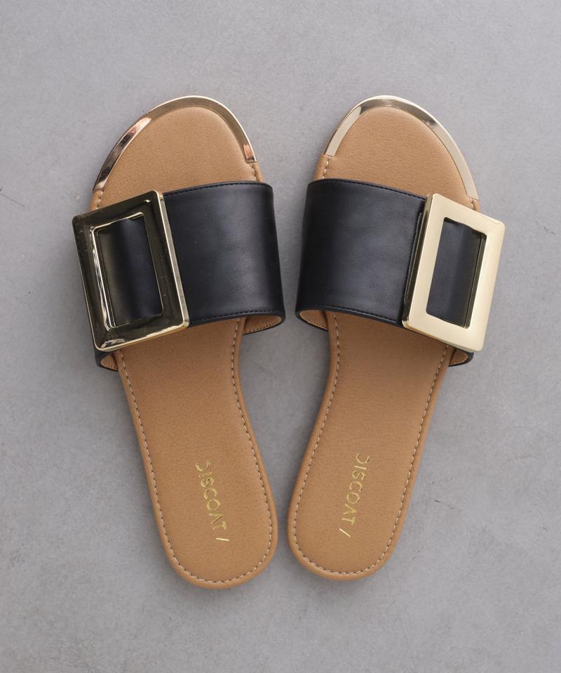 スクエアバックルフラットサンダル