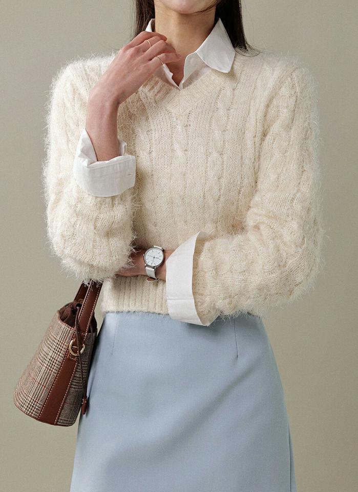 Vネッククロップドケーブルニット・t00570 レディース 【tops】トップス ニット Vネック 長袖 ソフトタッチ リブヘム ケーブル編み クロップド丈 シンプル 大人 フェミニン カジュアル かわいい 可愛い デイリー 秋 冬 春 韓国ファッション