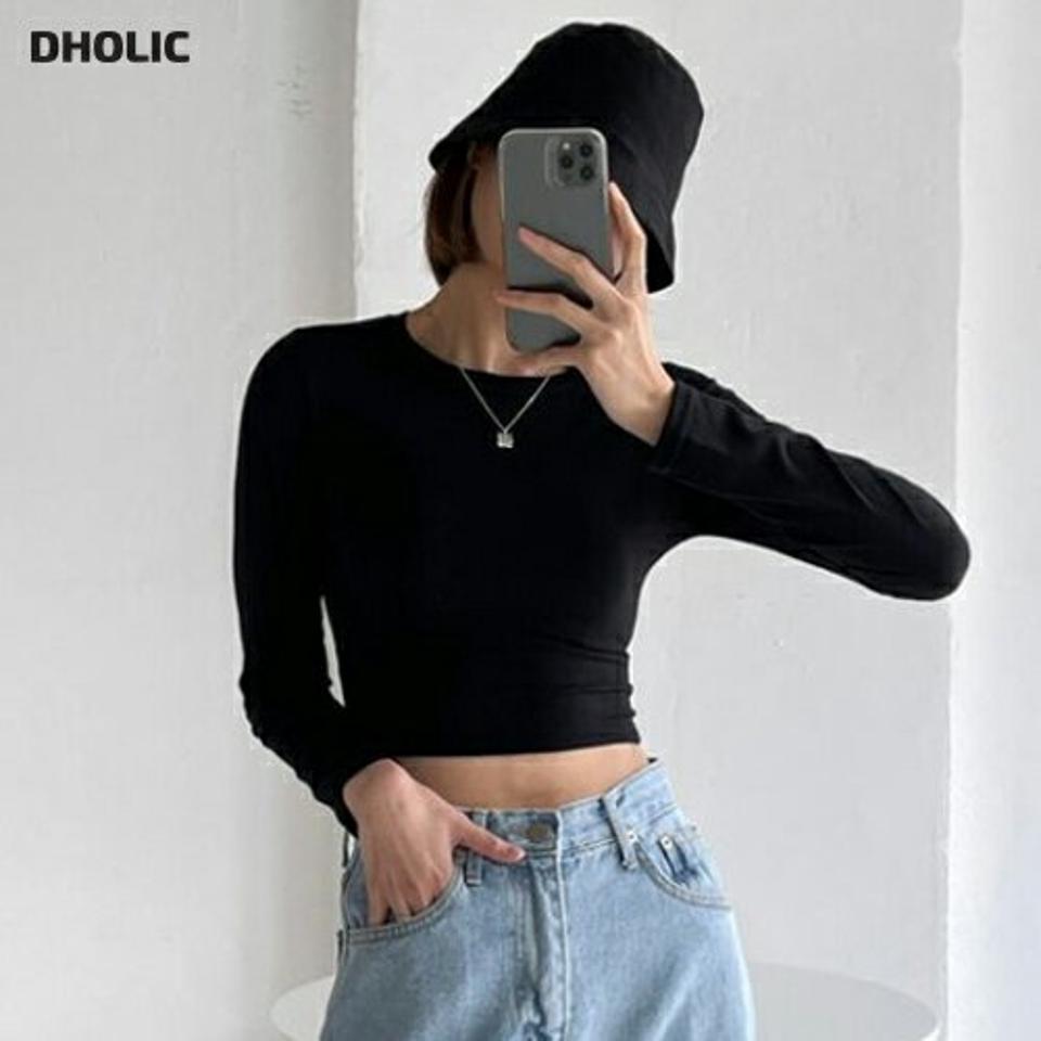クロップドラウンド長袖Tシャツ・p001738 レディース 【tops】トップス Tシャツ 長袖 単色 無地 シンプル ベーシック スリム 細身 タイト クロップド丈 へそ出し 肌見せ 秋 冬 セクシー 韓国ファッション MKT