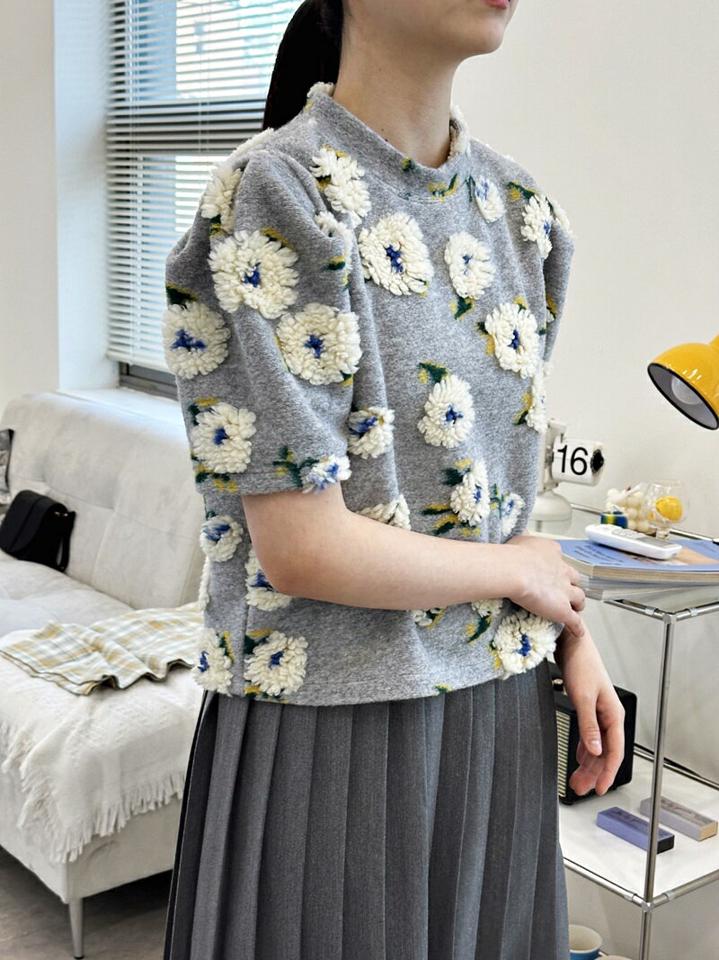 ウール混ボアフラワーTシャツ・p001788 レディース 【tops】トップス 半袖 柄 模様 ユニーク 花柄 フラワー ウール混 ボア パフ袖 パフスリーブ かわいい 可愛い キュート 春 夏 ガーリー 秋 韓国ファッション MKT