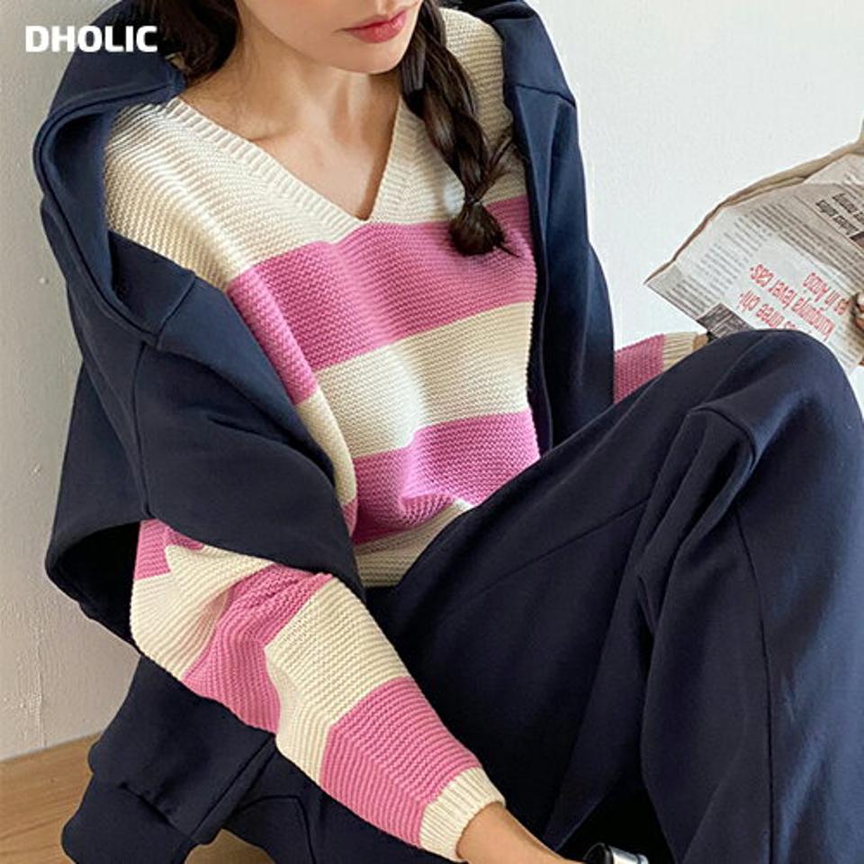 ボーダーVネックニット・t71756 レディース 【tops】トップス ニット Vネック 長袖 ドロップショルダー リブヘム ボーダー クロップド丈 シンプル 大人 フェミニン カジュアル かわいい 可愛い 秋 冬 春 韓国ファッション