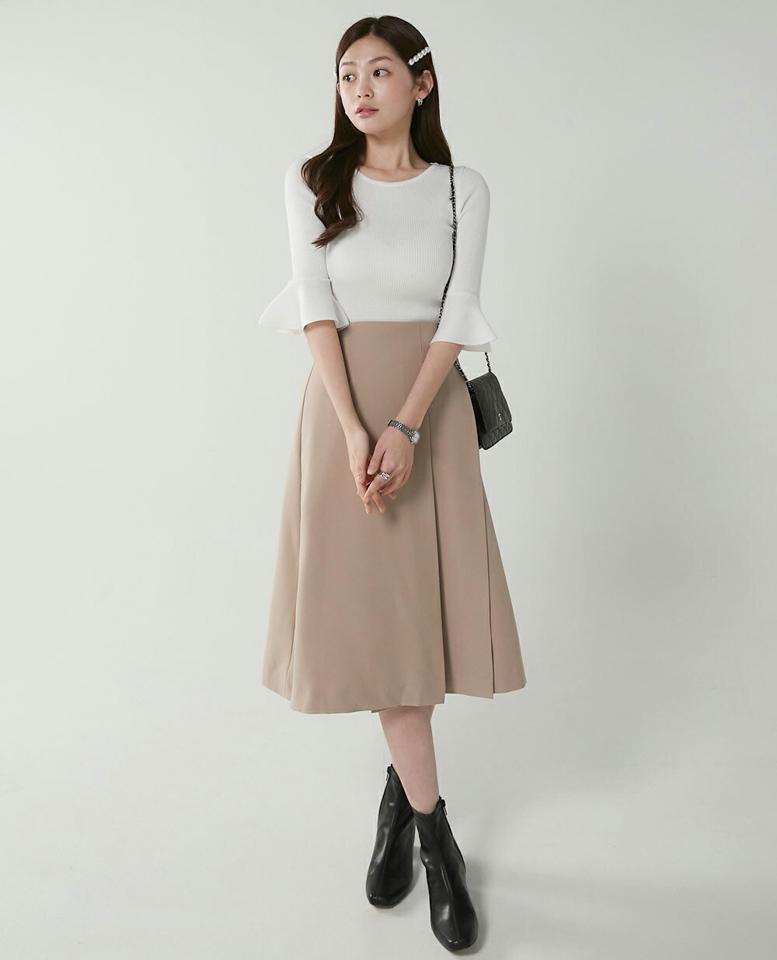 ≪人気商品再入荷≫ラッフルスリーブスリムフィットニット・b00326 レディース 【tops】トップス ニット ラウンドネック 7分袖 リブ ラッフルスリーブ スリム 無地 単色 シンプル 大人 フェミニン カジュアル かわいい 可愛い 秋 冬 春 韓国ファッション