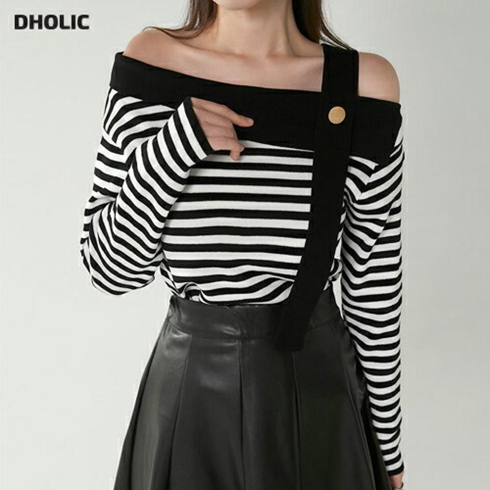 ストラップワンショルボーダーニット・t00316 レディース 【tops】トップス ニット ワンショルダー 長袖 鎖骨 デコルテ ボーダー柄 ストラップ ボタン シンプル 大人 フェミニン カジュアル かわいい 可愛い 秋 冬 春 韓国ファッション