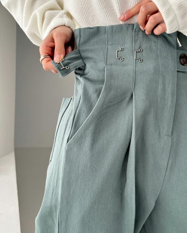 サイドホックボタンタックパンツ・p001876 レディース 【pt】パンツ ロング丈 単色 無地 シンプル ベーシック タック ハイウエスト ユニーク 秋 冬 ボタン ぼたん カジュアル かわいい 可愛い 韓国ファッション MKT