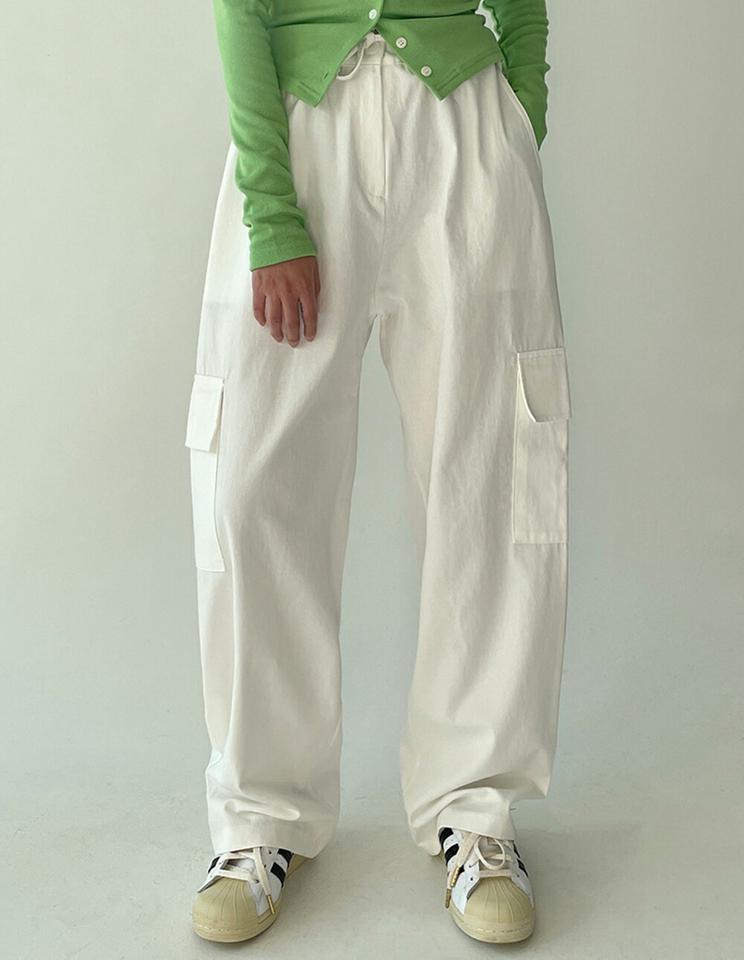 ウエストストリングカーゴパンツ・p002008 レディース 【pt】パンツ ロング丈 単色 無地 シンプル ベーシック カーゴ ワイド ストリング ウエストゴム ワイド 秋 冬 カジュアル ラフ ゆったり 楽ちん 韓国ファッション MKT