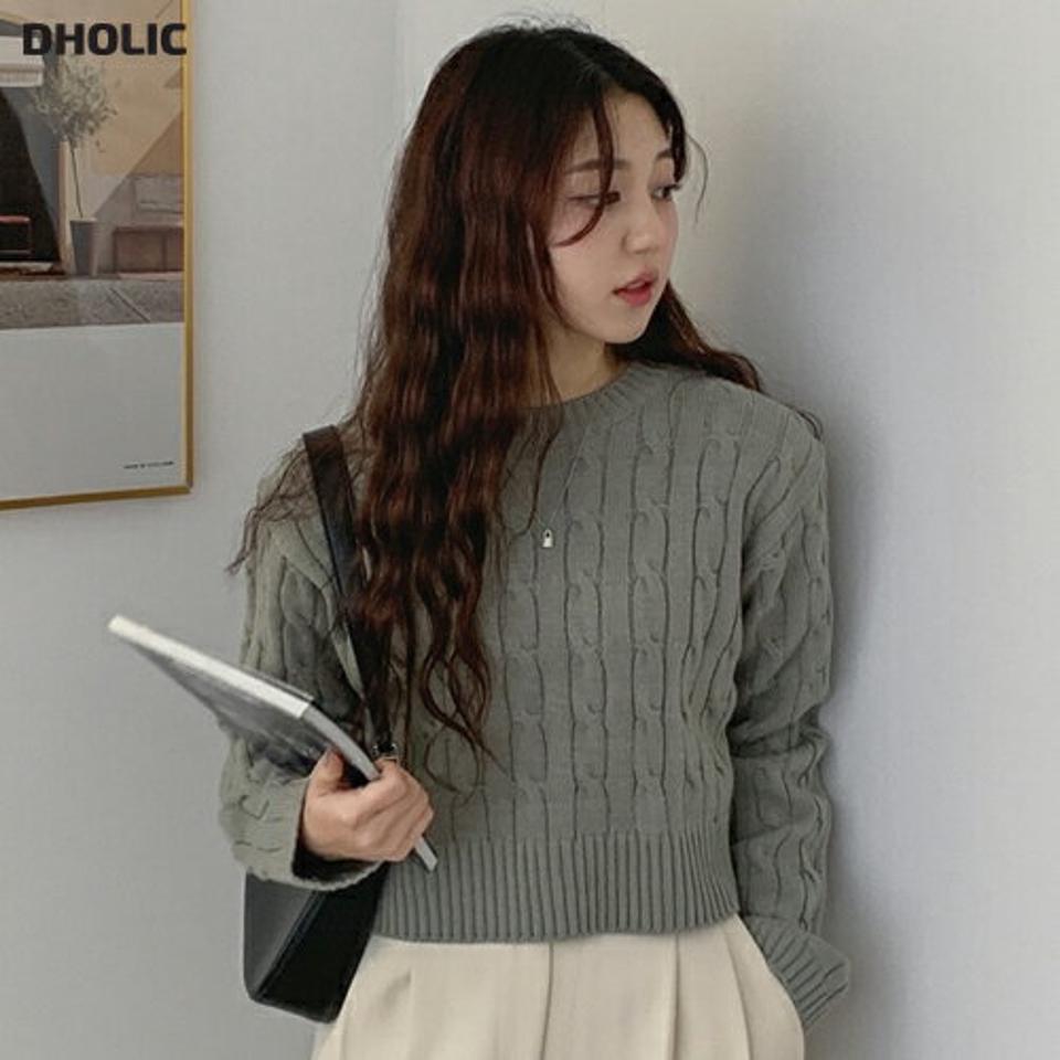 クロップド長袖ケーブルニット・p002012 レディース 【tops】トップス ニット 長袖 単色 柄 無地 シンプル ベーシック ケーブルニット ケーブル編み クロップド丈 秋 冬 カジュアル ラフ かわいい 可愛い 端正 韓国ファッション MKT