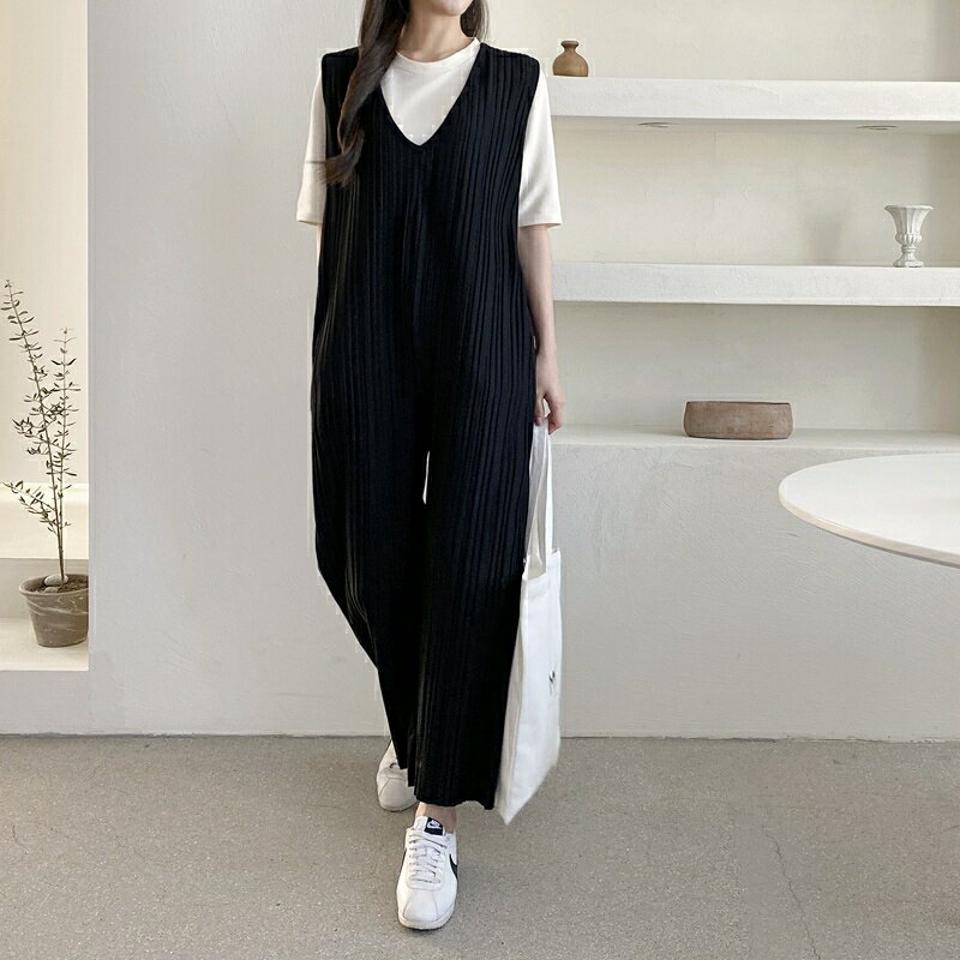 Vネックマルチリブオールインワン・p001855 レディース 【pt】オールインワン パンツ ロング丈 ノースリーブ スリーブレス 単色 無地 シンプル ベーシック Vネック ワイド リブ 秋 冬 春 夏 カジュアル ラフ 韓国ファッション MKT