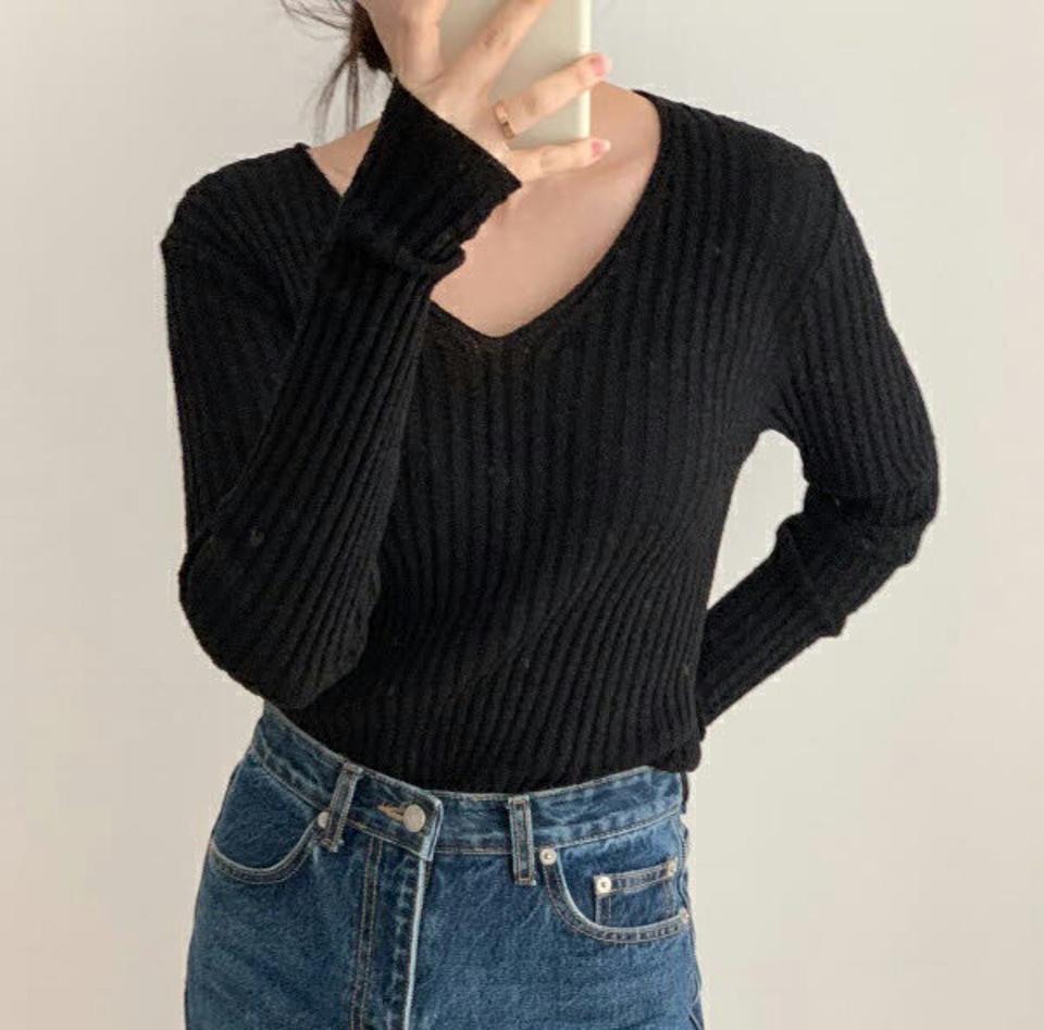Vネックリブスリムニット・p002139 レディース 【tops】トップス ニット 長袖 リブ タイト 細身 スリム 単色 無地 シンプル ベーシック Vネック 鎖骨 デコルテ 秋 冬 カジュアル かわいい 可愛い 韓国ファッション MKT