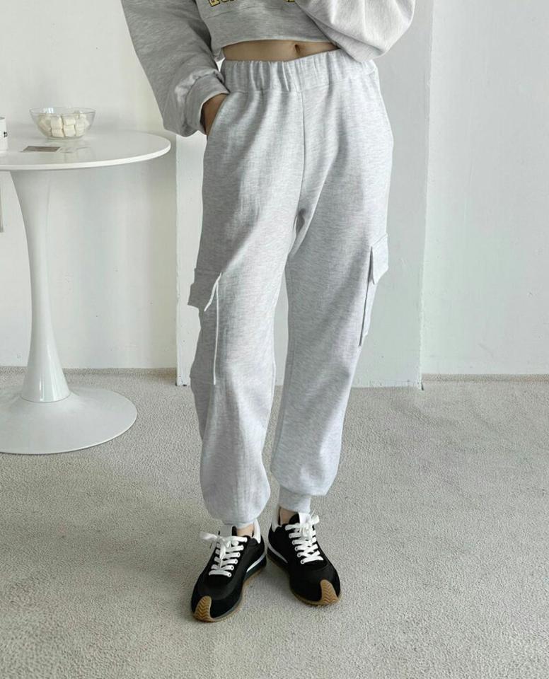 カーゴスウェットジョガーパンツ・p001994 レディース 【pt】パンツ ロング丈 単色 無地 シンプル ベーシック ジョガーパンツ カーゴ スウェット トレーナー ウエストゴム 秋 冬 カジュアル ラフ ゆったり 楽ちん 韓国ファッション MKT