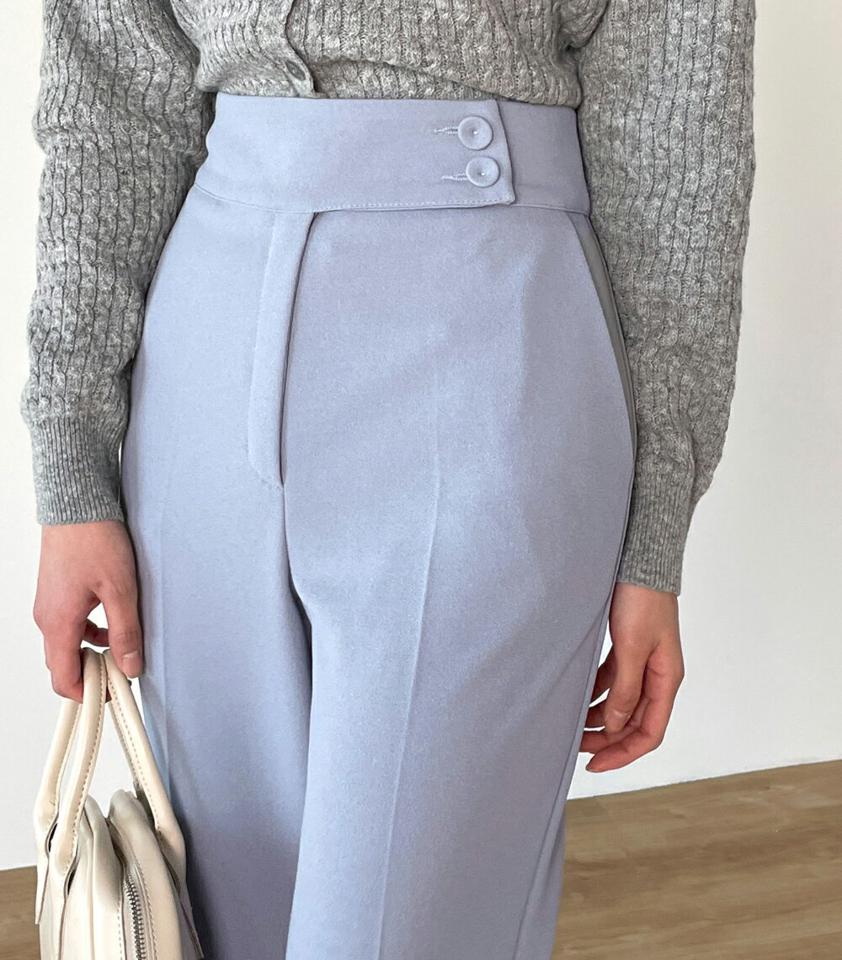 くるみツーボタンフレアスラックス・t00178 レディース 【pt】ボトムス ロング ロングパンツ スラックス くるみツーボタン ハイウエスト フルレングス フレア ロング丈 無地 単色 シンプル フェミニン カジュアル 秋 冬 春 韓国ファッション