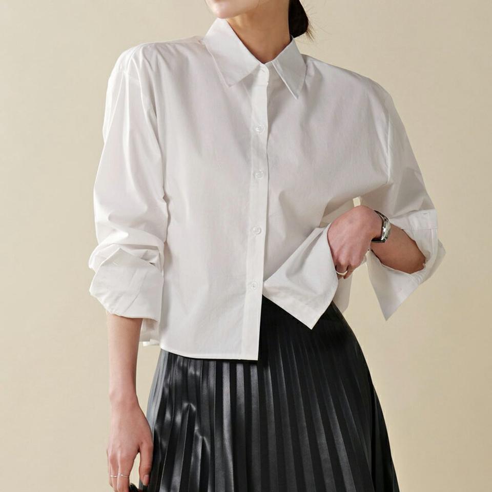 ワイドカフスクロップドシャツ・t00111 レディース 【bl】トップス シャツ カラーネック 長袖 ドロップショルダー タック クロップド丈 コットン 綿 無地 単色 シンプル かわいい 可愛い カジュアル フェミニン 秋 冬 春 韓国ファッション