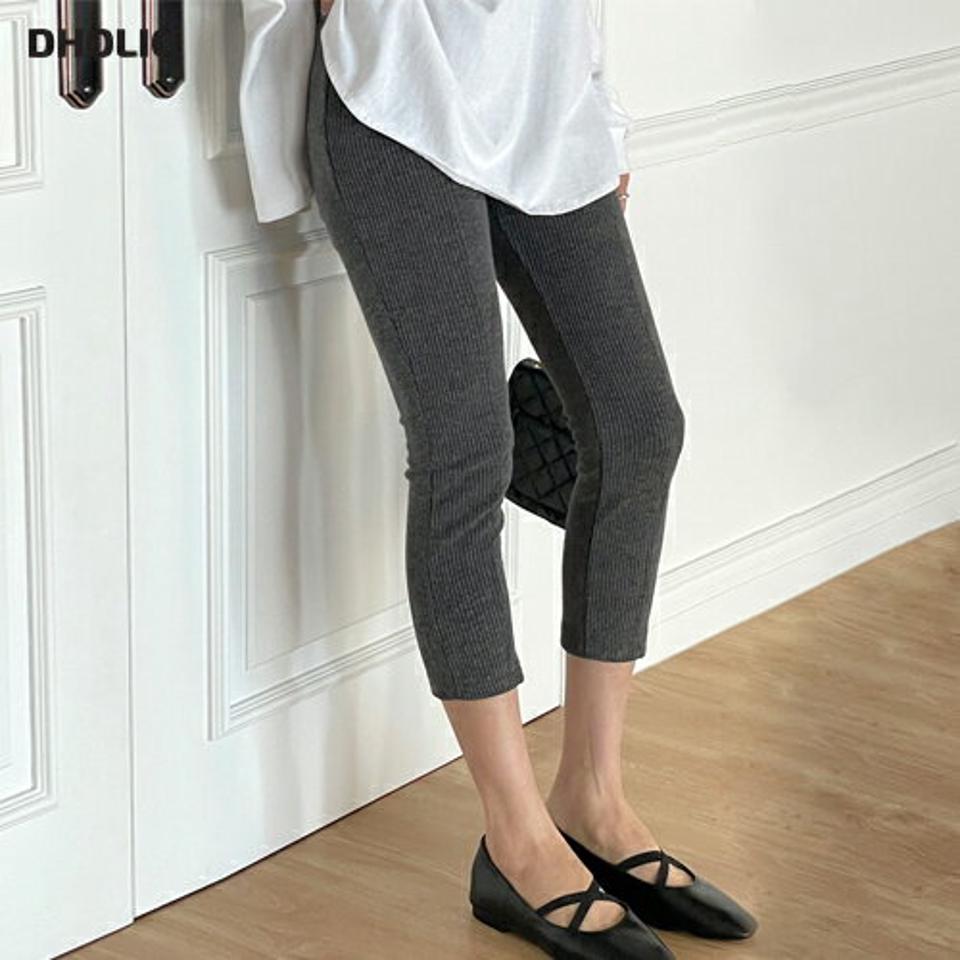 リブクロップドレギンス・t71793 レディース 【pt】ボトムス レギンス パンツ ウエストゴム リブ スリム クロップド丈 細身 タイト 単色 シンプル フェミニン カジュアル 楽ちん 秋 冬 春 韓国ファッション