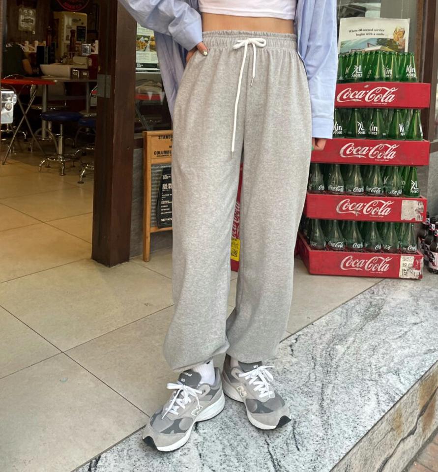 ストリングスウェットジョガーパンツ・p001808 レディース 【pt】パンツ ロング丈 単色 無地 シンプル ベーシック ジョガーパンツ 単色 無地 シンプル ベーシック ストリング 秋 冬 カジュアル ラフ ゆったり 楽ちん 韓国ファッション MKT