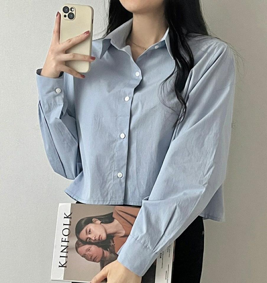 バックプリーツクロップドシャツ・p002672 レディース 【bl】 韓国ファッション トップス シャツ カラーネック 長袖 バックプリーツ クロップド ショート丈 ルーズフィット ゆったり コットン 綿100 無地 大人カジュアル お出かけ カジュアル MKT