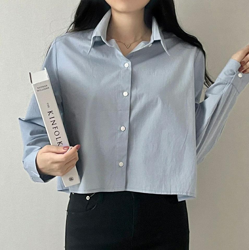 バックプリーツクロップドシャツ・p002672 レディース 【bl】 韓国ファッション トップス シャツ カラーネック 長袖 バックプリーツ クロップド ショート丈 ルーズフィット ゆったり コットン 綿100 無地 大人カジュアル お出かけ カジュアル MKT