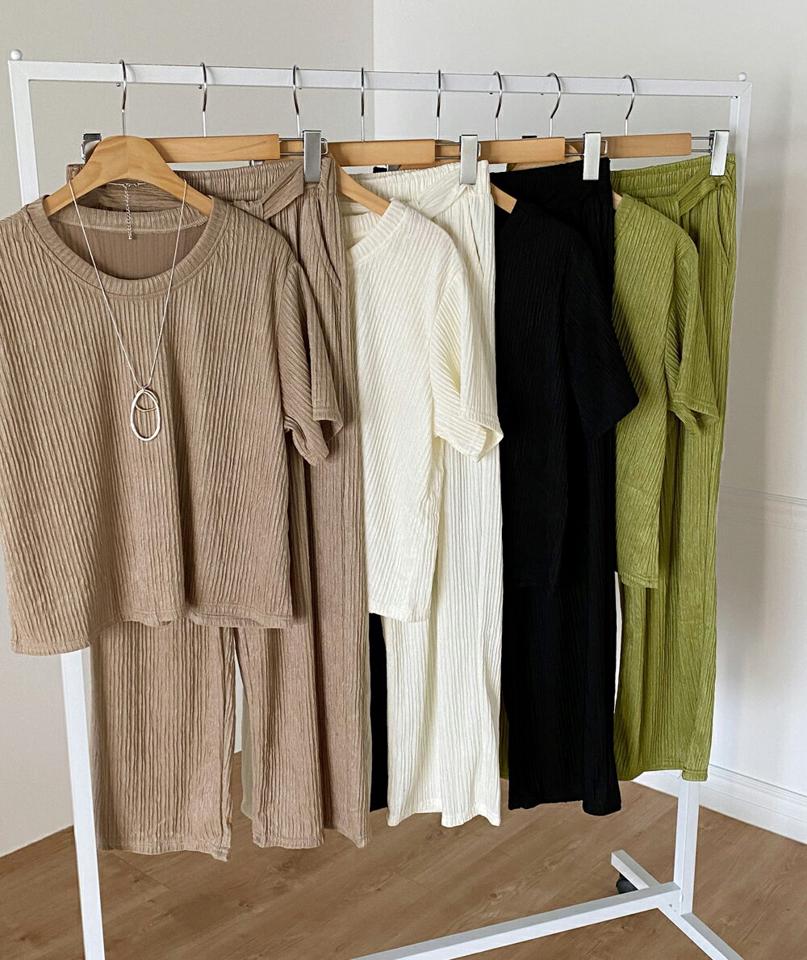 リンクル半袖Tシャツ&リボンパンツSET・t00382 レディース 【pt】setup セットアップ Tシャツ パンツ ラウンドネック 半袖 クロップド丈 ワイド ストレート ハイウエスト リボン シンプル フェミニン カジュアル 秋 冬 春 韓国ファッション