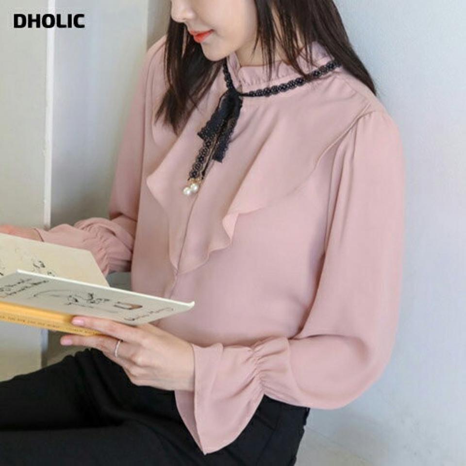 【マラソン特価】フェイクパールレースリボンブラウス・p001095 レディース 【bl】 韓国ファッション トップス ブラウス ハーフネック リボンネック レースリボン 長袖 フェイクパール フレア フリル ナチュラルライン 無地 オフィスカジュアル カジュアル MKT セール