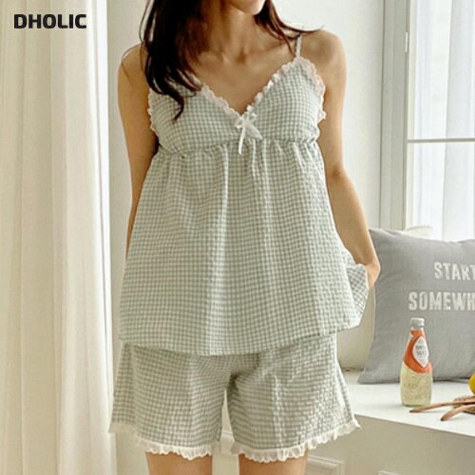 チェックカップキャミパジャマSET・p002660 レディース 【uw】セット パジャマ 2点 set キャミソール カップ付き 柄 模様 チェック Vネック フリル パンツ ショート丈 パステル 短パン 春 夏 キュート かわいい 可愛い 韓国ファッション MKT