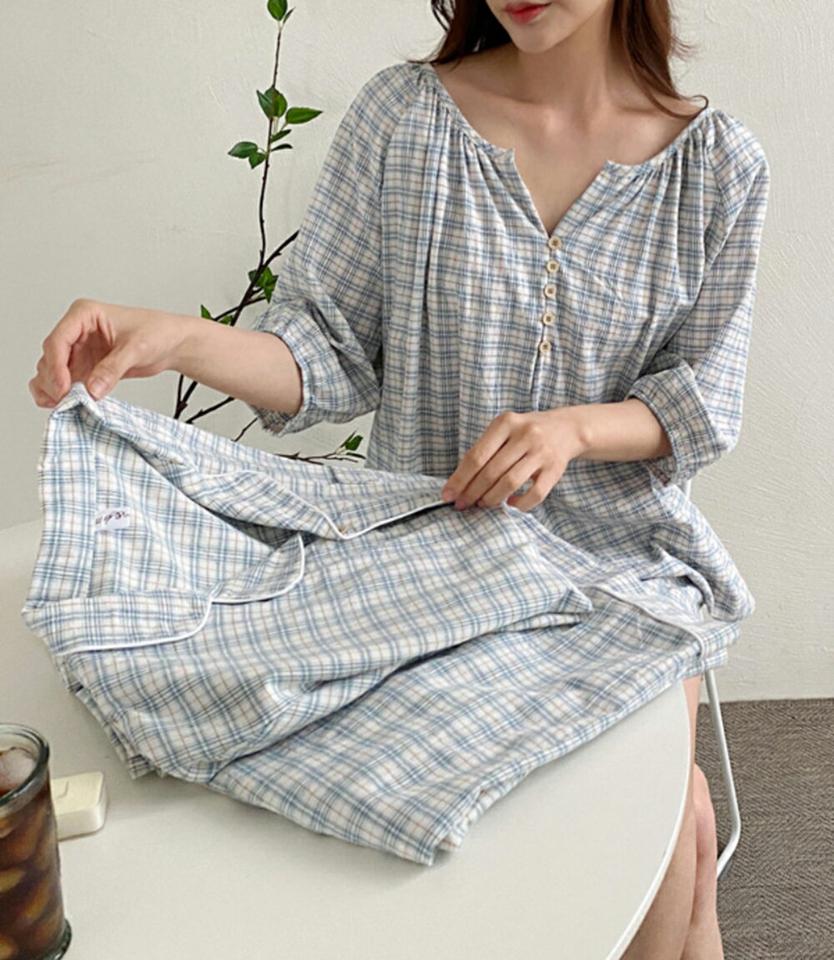 チェックボタンパジャマSET・p002656 レディース 【uw】セット パジャマ 部屋着 寝巻 ルームウェア トップス 七分袖 7分袖 柄 模様 チェック 鎖骨 デコルテ パンツ ショート丈 短パン 春 夏 パステル キュート 韓国ファッション MKT