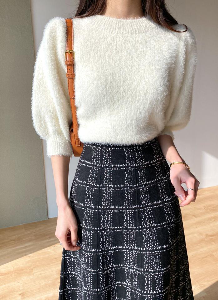 ソフトタッチ半袖パフニット・b00696 レディース 【tops】トップス ニット ラウンドネック 6分袖 ソフトタッチ リブヘム クロップド丈 大人 無地 単色 シンプル カジュアル フェミニン 可愛い かわいい 秋 冬 春 韓国ファッション