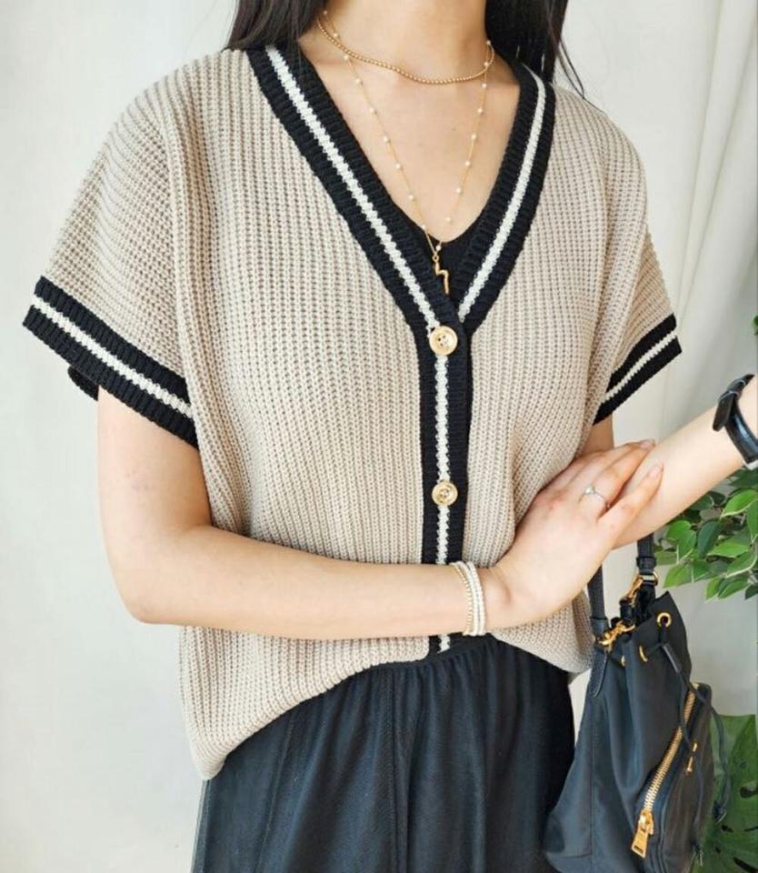 配色ボタンニットベスト・p003070 レディース 【tops】 韓国ファッション トップス ニット ベスト カーディガン キャップスリーブ フレンチスリーブ Vネック オーバーサイズ 大きいサイズ ルーズ カジュアル 春 秋 MKT