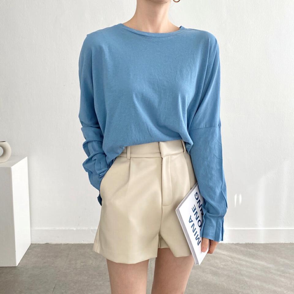 レザー調タックショートパンツ・p003017 レディース 【pt】 韓国ファッション ボトムス パンツ ショート丈 ハーフパンツ ハイウエスト タック レザー調 光沢 ワイド ショートパンツ 無地 シンプル 大人カジュアル 春 夏 カジュアル MKT