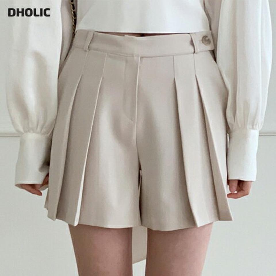 フロントツータックショートパンツ・p002967 レディース 【pt】 韓国ファッション ボトムス パンツ ショート丈 ミニ丈 ハイウエスト ハイライズ プリーツパンツ フレア 無地 カジュアル 春 秋 MKT