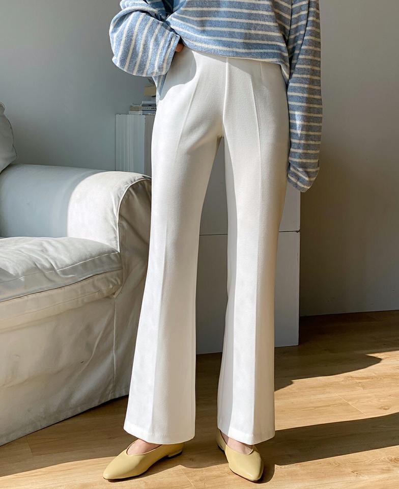 センタープレスイージーフレアスラックス・t71920 レディース 【pt】ボトムス ロング ロングパンツ センタープレス ダーツ スリム フレア ウエスト内側ゴム ロング丈 無地 単色 ベーシック シンプル フェミニン カジュアル 春 秋 韓国ファッション