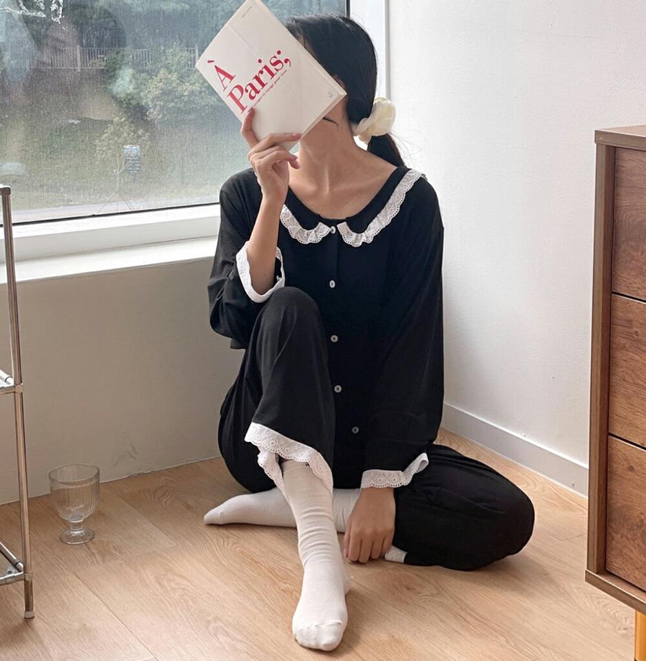 【マラソン特価】レースカラーブラックパジャマSET・p002606 レディース 【uw】パジャマ 部屋着 ルームウェア セット トップス 長袖 柄 模様 配色 レース 襟コン モノトーン 鎖骨 デコルテ パンツ ロング丈 秋 冬 カジュアル キュート 韓国ファッション MKT セール