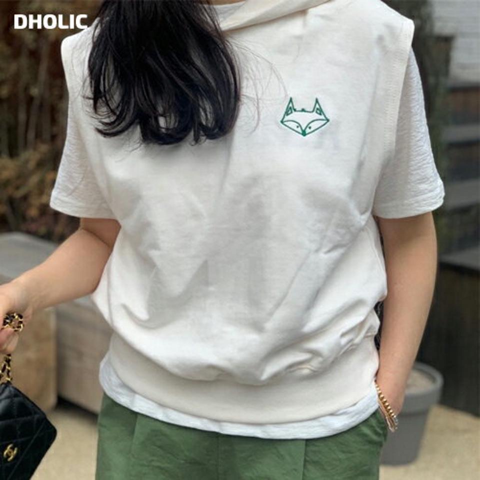 フォックス刺繍フードノースリーブ・p003159 レディース 【tops】トップス ノースリーブ スリーブレス フード フーディ 柄 模様 刺繍 狐 きつね フォックス キャラクター 春 夏 秋 カジュアル ラフ かわいい 韓国ファッション MKT