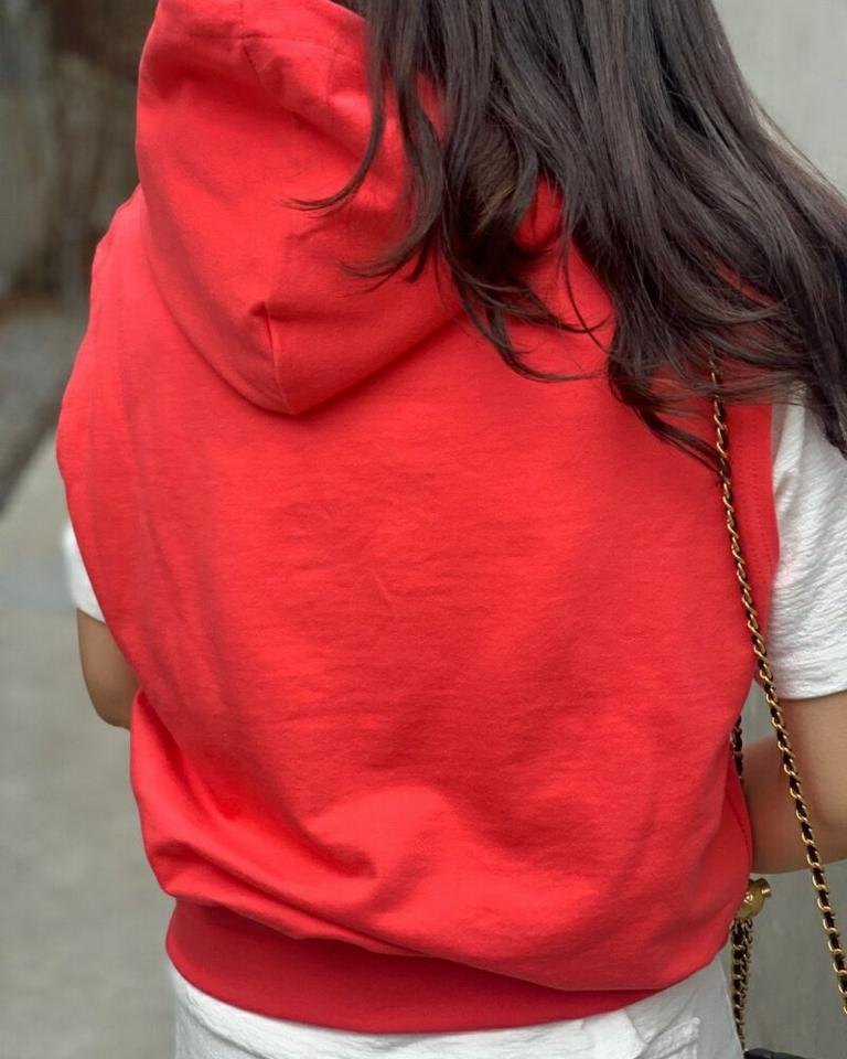 フォックス刺繍フードノースリーブ・p003159 レディース 【tops】トップス ノースリーブ スリーブレス フード フーディ 柄 模様 刺繍 狐 きつね フォックス キャラクター 春 夏 秋 カジュアル ラフ かわいい 韓国ファッション MKT