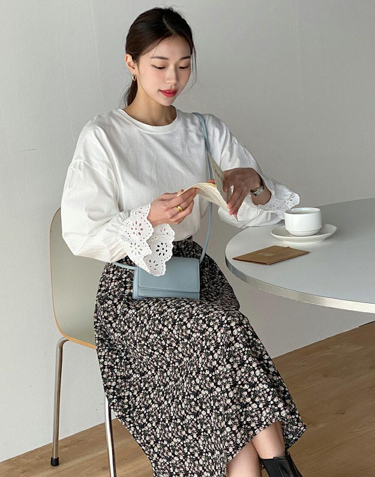 【10%OFF】アイレットレースカフスTシャツ・t00463 レディース 【tops】トップス Tシャツ ラウンドネック 長袖 ドロップショルダー コットン 綿 スカラップアイレットレース シンプル フェミニン カジュアル かわいい 可愛い シック 春 秋 韓国ファッション kw
