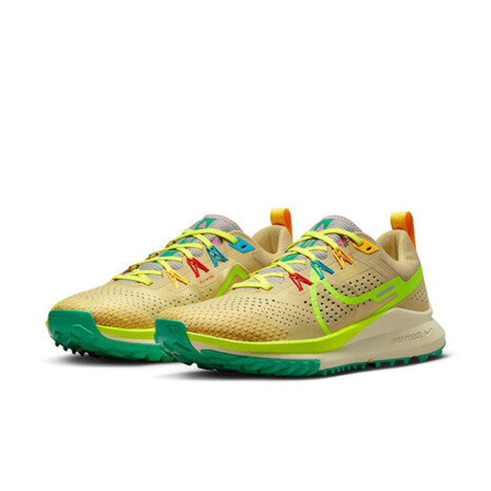ナイキ（NIKE）（レディース）ランニングシューズ リアクト ペガサス トレイル 4 イエロー DJ6159-700 スニーカー トレーニング トレイル オフロード 山登道
