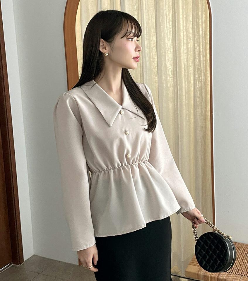 フェイクパールカラーペプラムブラウス・t00482 レディース 【bl】トップス ブラウス カラーVネック 長袖 肩ギャザー ペプラム フェイクパール シンプル 大人 かわいい 可愛い カジュアル フェミニン 春 秋 韓国ファッション