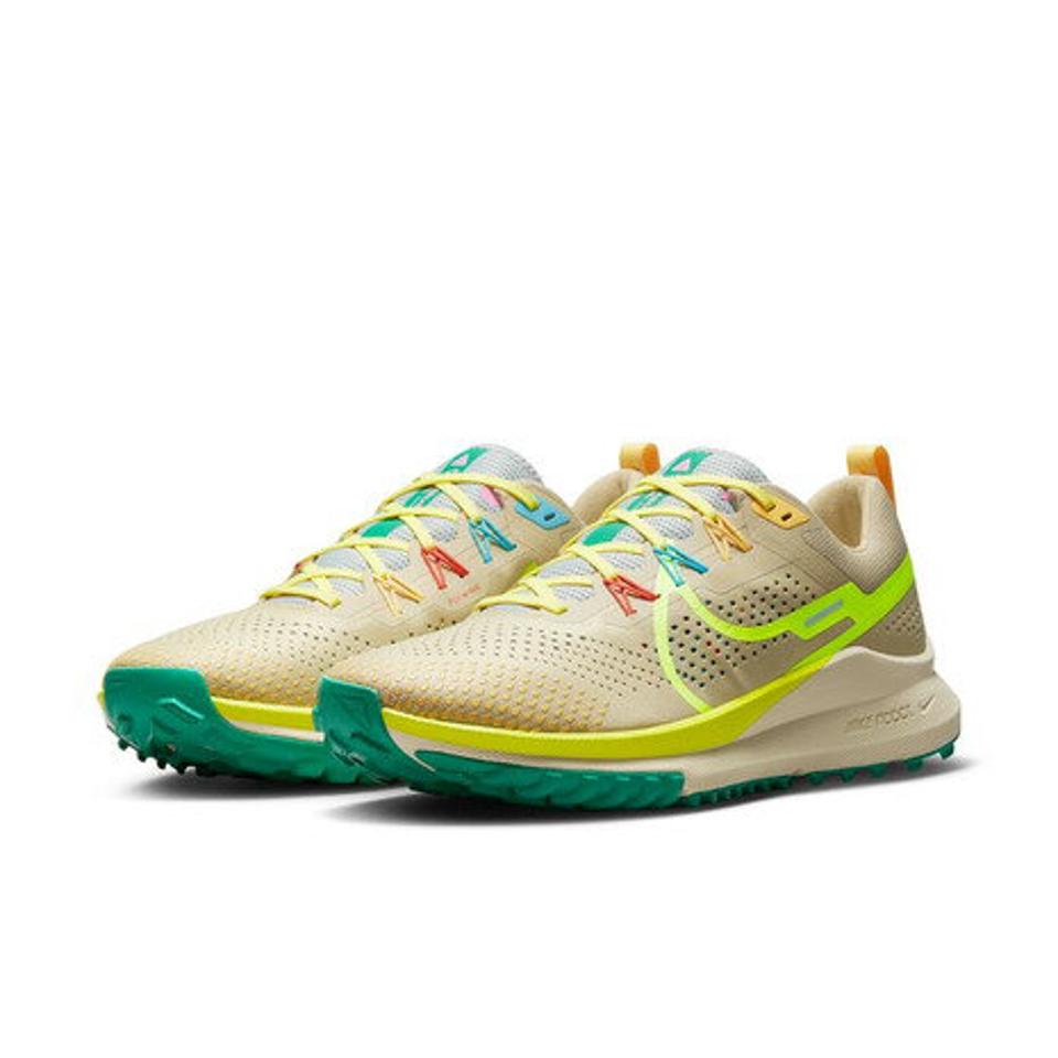 ナイキ（NIKE）（メンズ）ランニングシューズ ペガサス トレイル 4 ベージュ DJ6158-700 スニーカー トレイルラン トレーニング