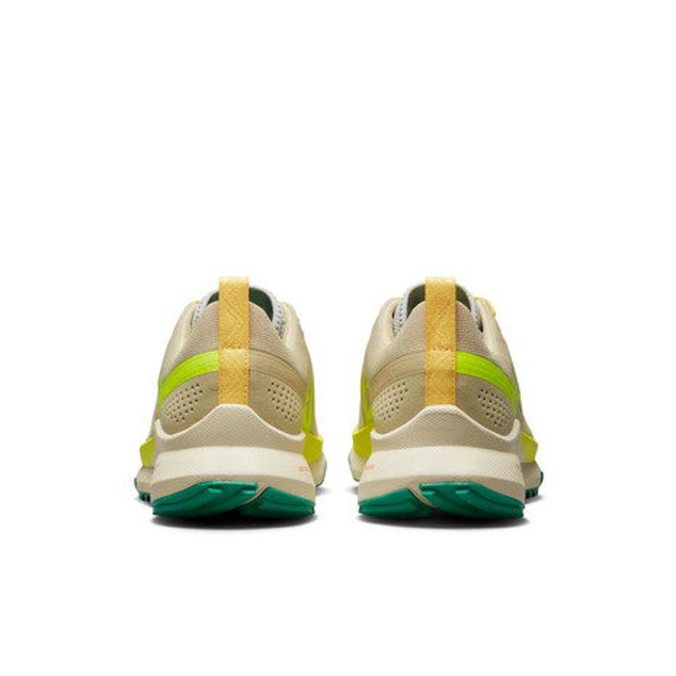 ナイキ（NIKE）（メンズ）ランニングシューズ ペガサス トレイル 4 ベージュ DJ6158-700 スニーカー トレイルラン トレーニング