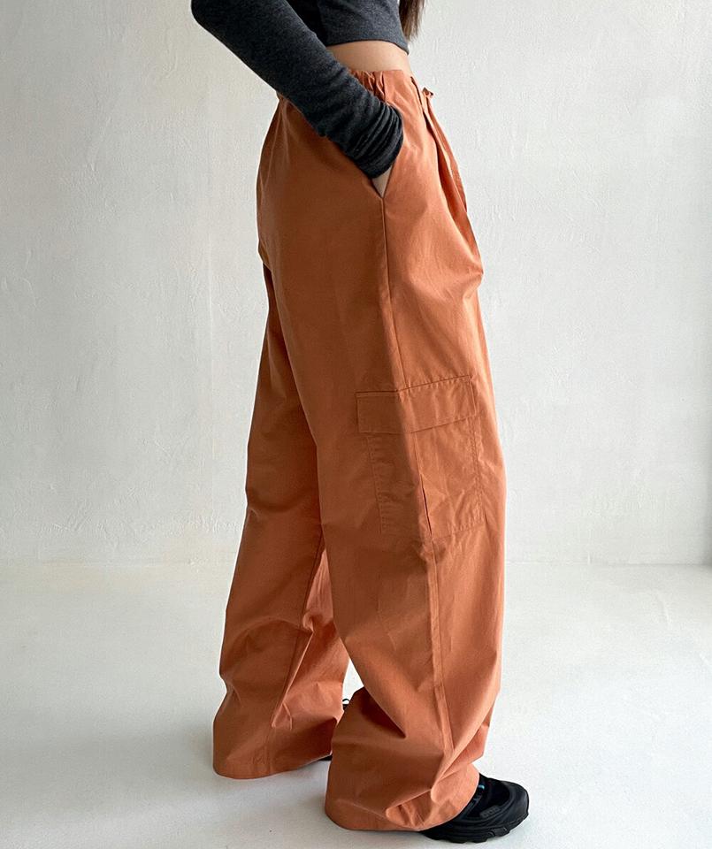 ドロストカーゴコットンパンツ・p003561 レディース 【pt】パンツ ロング丈 単色 無地 シンプル ベーシック カーゴ パラシュート ワイド 秋 冬 カジュアル モード コットン 綿 かっこいい 韓国ファッション MKT
