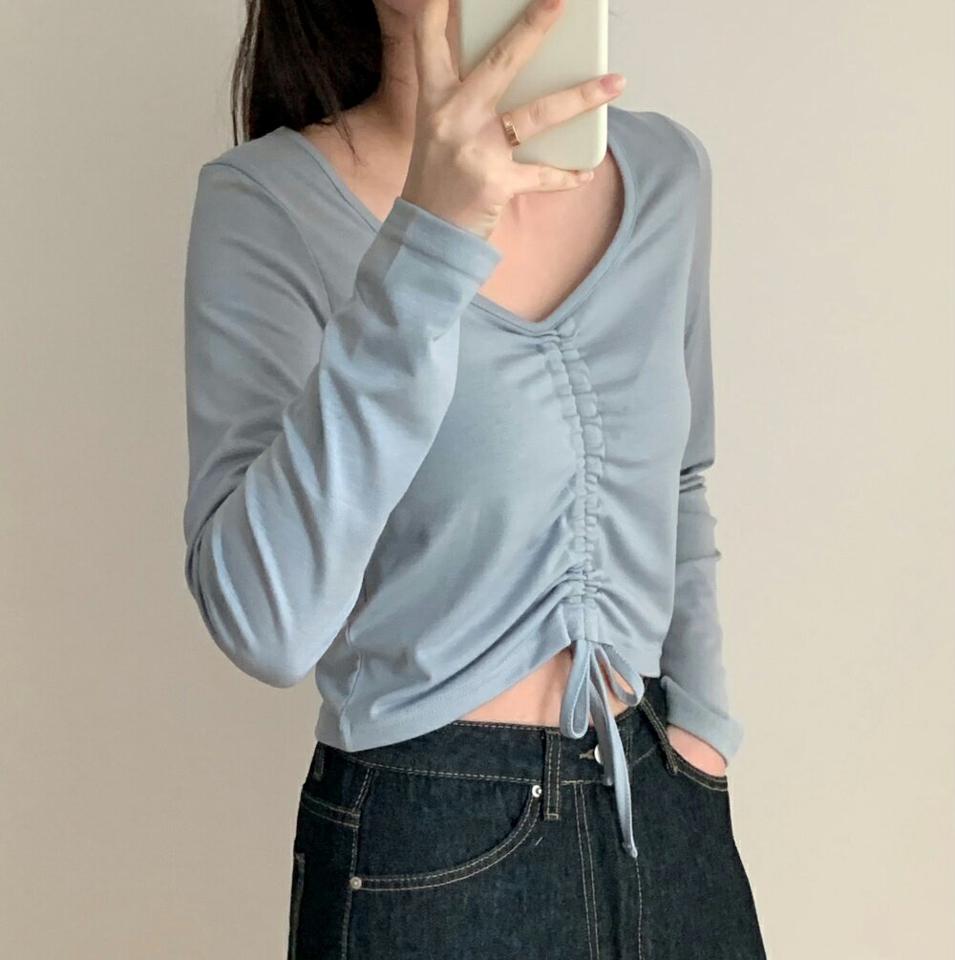 ストリングクロップドTシャツ・p003376 レディース 【tops】トップス Tシャツ 長袖 単色 無地 シンプル ベーシック クロップド丈 Vネック 鎖骨 デコルテ ストリング へそ出し セクシー 秋 冬 パステル カジュアル ラフ 韓国ファッション MKT
