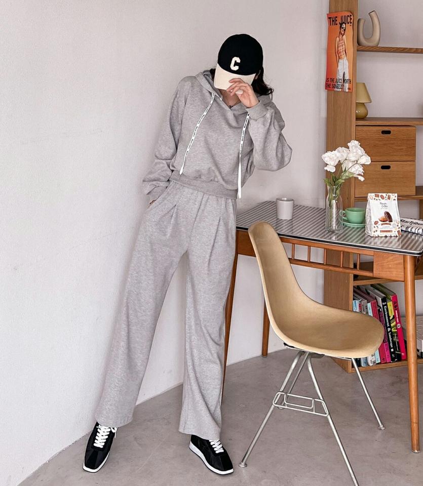 【マラソン特価】レタリングドロストパーカー&スウェットパンツSET・p003546 レディース 【pt】セットアップ セット setup トップス パーカー 長袖 単色 無地 レタリング フード フーディ パンツ スウェット トレーナー ロング丈 秋 冬 韓国ファッション MKT セール