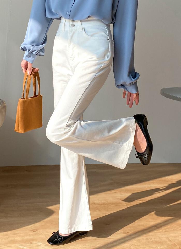 ツーボタンホワイトフレアパンツ・t71949 レディース 【pt】ボトムス ロング ロングパンツ コットン 綿 フレア ハイウエスト ベルトループ ロング丈 無地 単色 シンプル フェミニン カジュアル モダン 春 秋 韓国ファッション