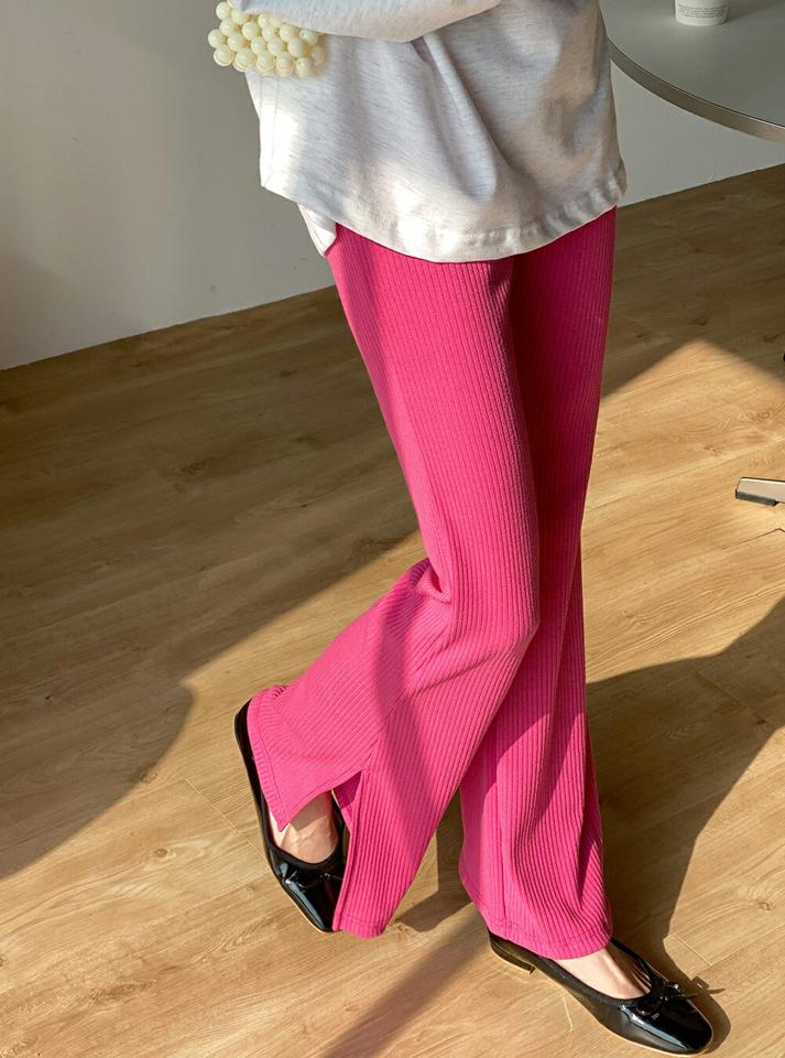 サイドスリットリブフレアパンツ・t71945 レディース 【pt】ボトムス ロング ロングパンツ スリット リブ フルレングス ウエストゴム フレア ハイウエスト ロング丈 無地 単色 シンプル フェミニン カジュアル モダン 春 秋 韓国ファッション