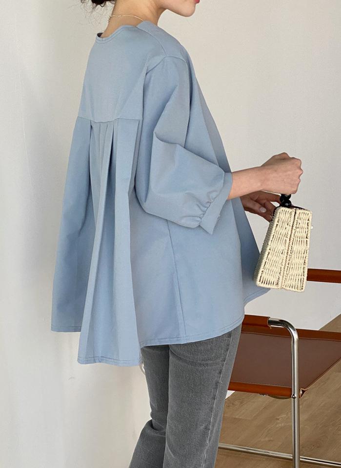 バックタックパフブラウス・t00505 レディース 【bl】 韓国ファッション トップス ブラウス ラウンドネック 七分袖 タック ギャザー アンバランスヘム ボリューム袖 カジュアル