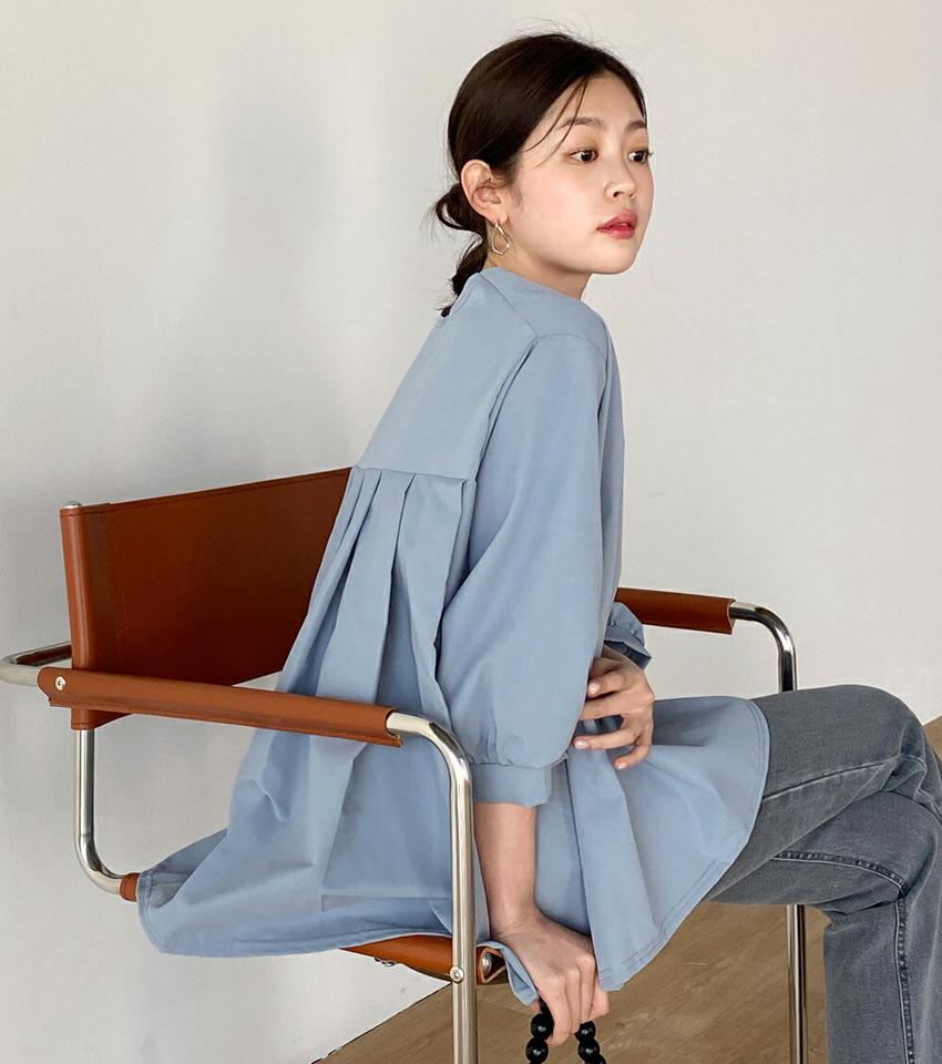 バックタックパフブラウス・t00505 レディース 【bl】 韓国ファッション トップス ブラウス ラウンドネック 七分袖 タック ギャザー アンバランスヘム ボリューム袖 カジュアル