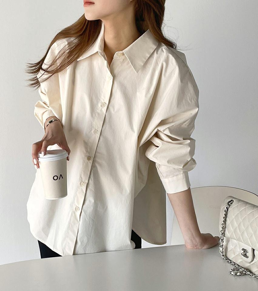 バックギャザーラウンドヘムシャツ・b00541 レディース 【tops】 韓国ファッション トップス シャツ カラーネック ドロップショルダー 長袖 バックギャザー サイドスリット シンプル デイリー お出かけ 春 レイヤード カジュアル